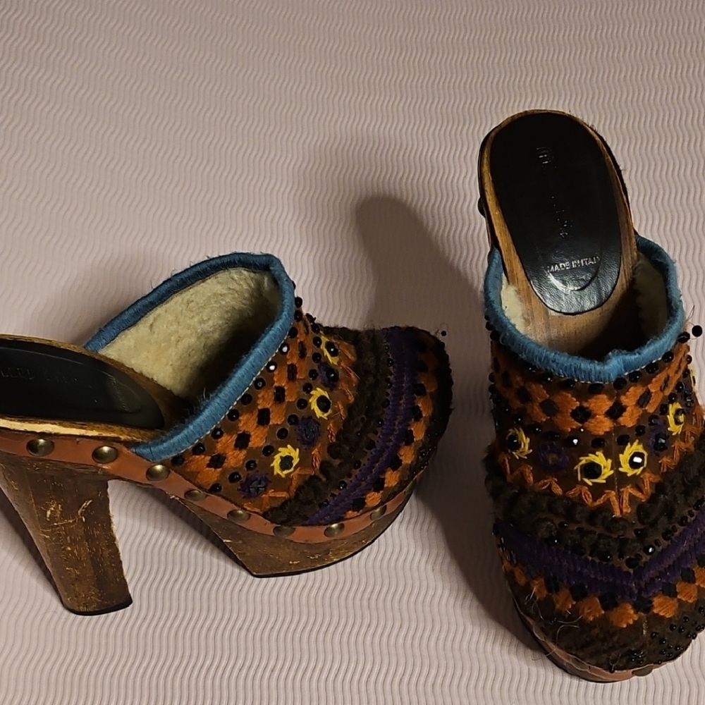 Stylish Multicolor Women's Heeled Clogs